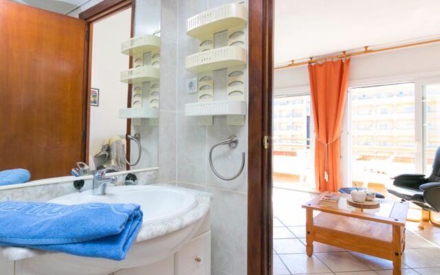 Roses Holiday Center 32869