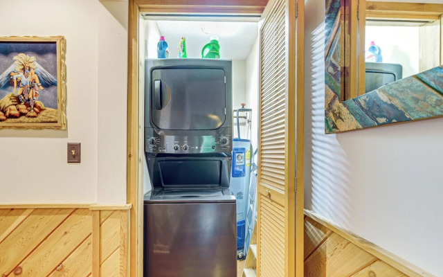 Golf, Swim & Ski: Schuss Mtn Family Getaway!