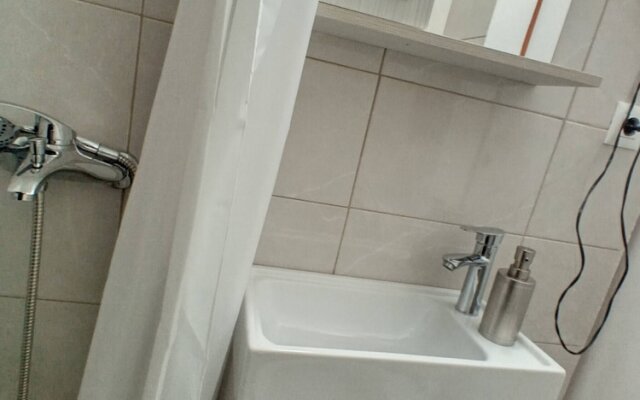 Astrinos Apt Simple, Cosy, Comfortable, Near the Beach