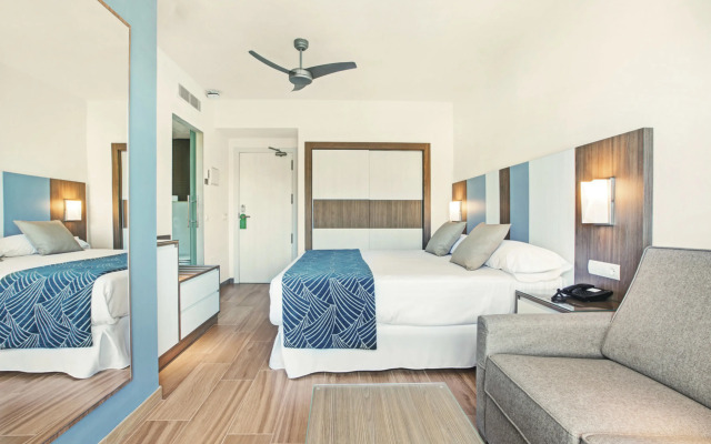 Hotel Riu Festival