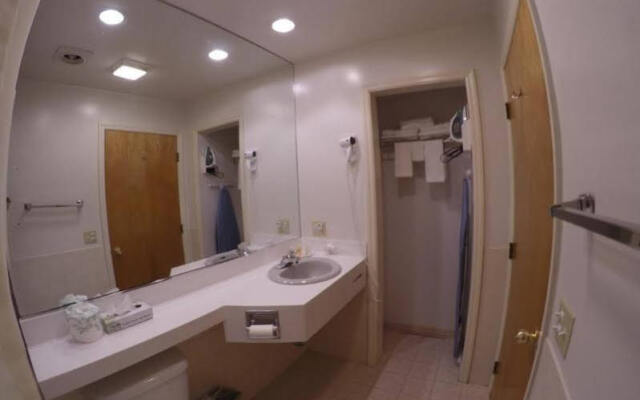 Econo Lodge Newark International Airport