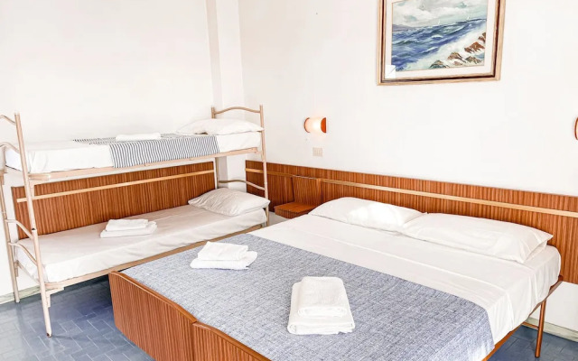 Hotel Sara - 5 Guests Room - n 2