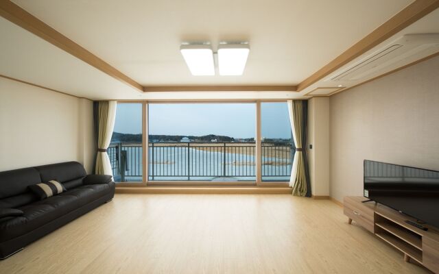 Lake Ocean Resort Sokcho