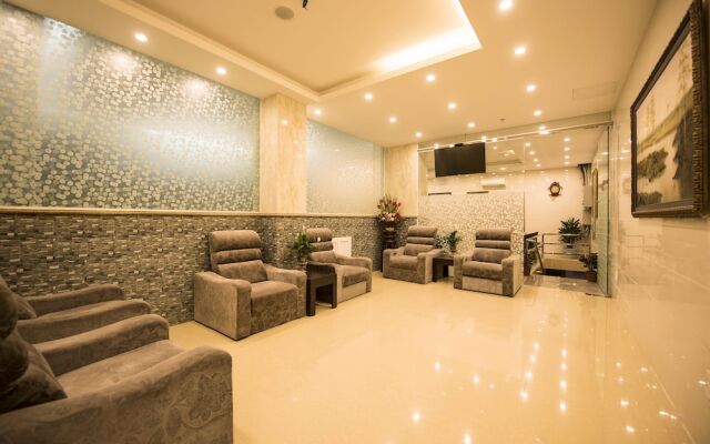 3MG Lakeside Hotel