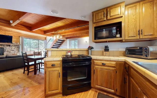 Snowflower 20 Pet-Friendly, Spacious Corner Unit With Great Complex Amenities by RedAwning