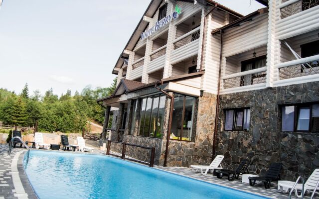 Whiteberry Hotel