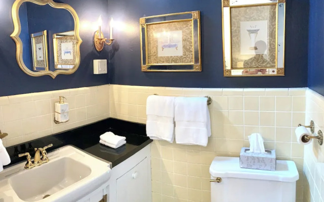 French Quarter Lanaux Mansion B & B