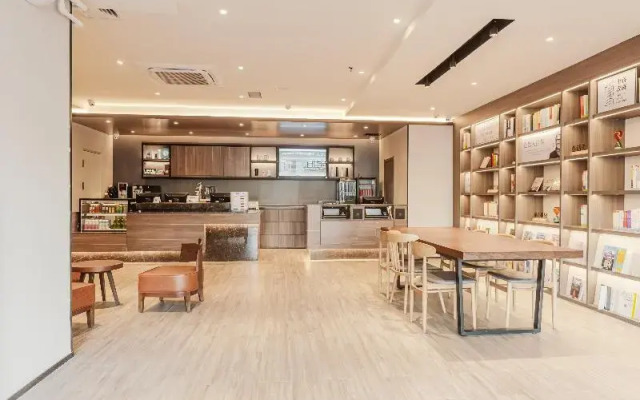 Hanting Hotel Changchun Hongqi Street