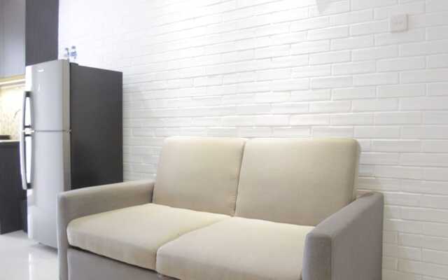 Cozy High Floor 1BR at Parahyangan Residence