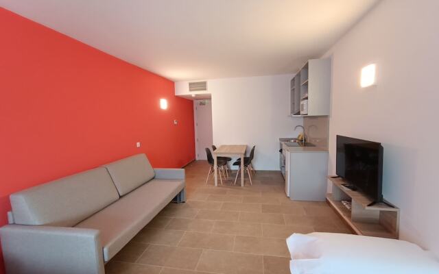 Apartamentos Pontepedriña by Bossh