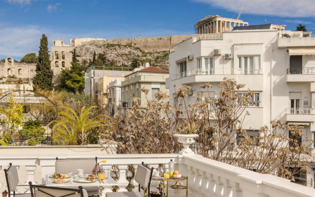 Noble Suites