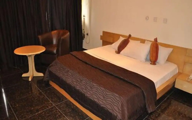 Solitude Hotel Victoria Island
