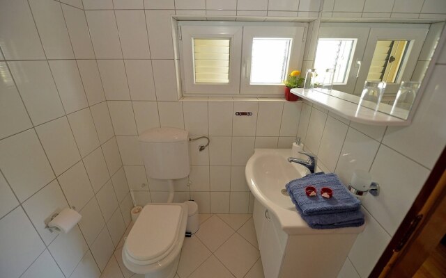 Holiday Apartment Home Simoni With Pool