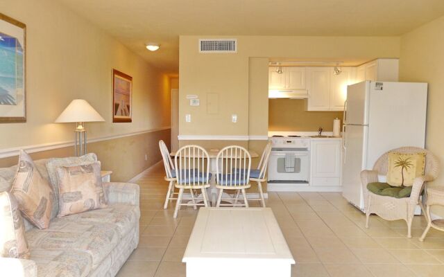 Relaxing Inland Condo With Pool and Steps to Beach