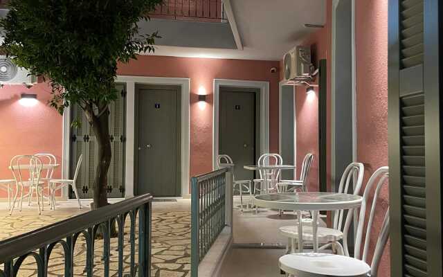Anax Apartments