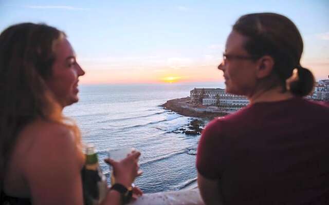 Laneez Ericeira Surf House - Hostel