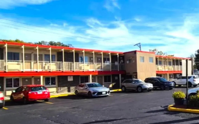 Saratoga Motel By Capital O Near Midway Airport Chicago IL