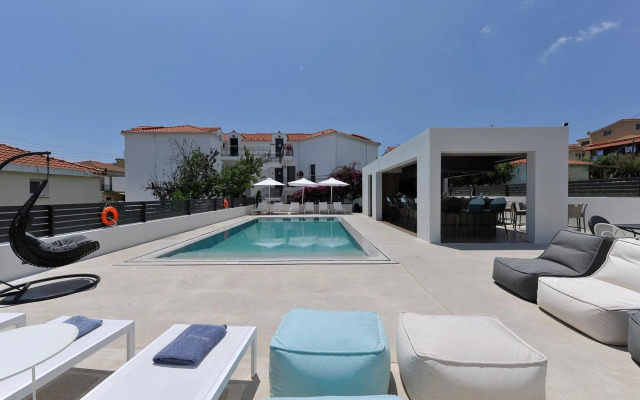 Natalie's Hotel & Apartments