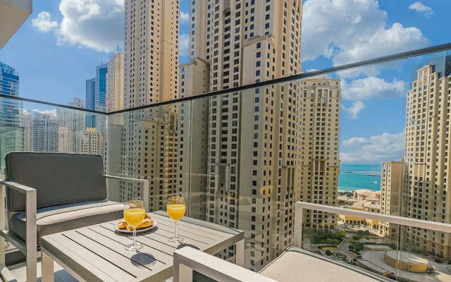 LUX Contemporary Suite Marina View 4