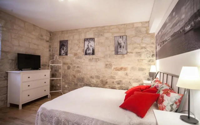 Apartment and Room Ursa