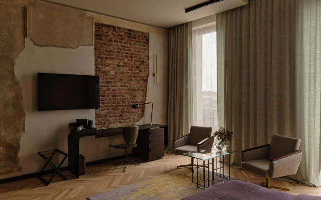 Grand Hotel