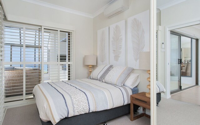 Whispering Sands at Corlette