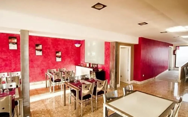 Hostal Catedritos Ibéricos A-5 KM 154