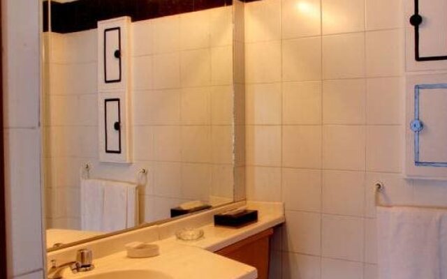 Suites Real 85