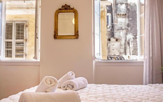 Downtown Apt at Filellinon
