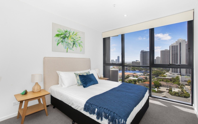 2-bed Beach Apartment With Pool, Parking & Balcony – Guest Rooms – Gold Coast