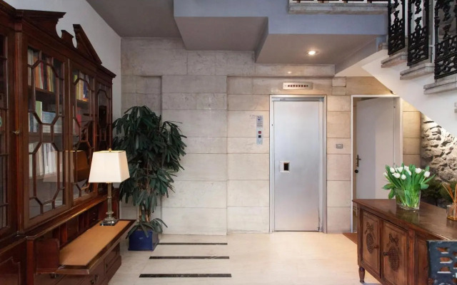 Homz Studios Neapolis
