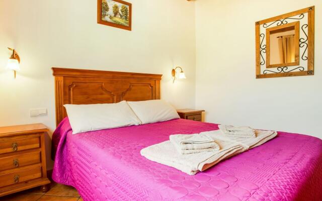 Classy Holiday Home in Guaro With Private Swimming Pool