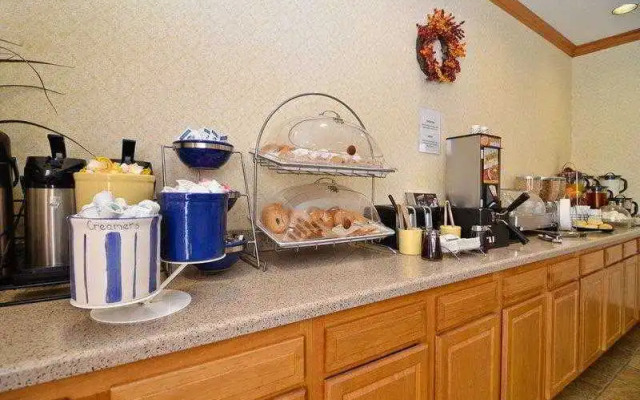 Best Western Napoleon Inn & Suites