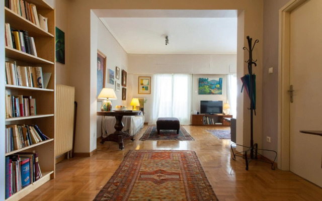 2 Bedroom Artist's Apartment - So Athens
