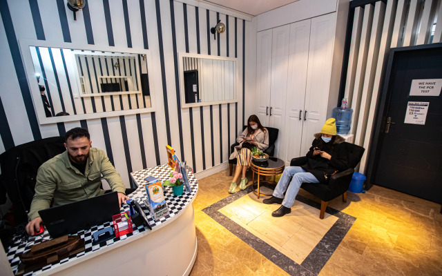 La Pazza Suites Hotel