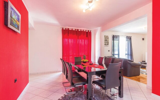 Awesome Home in Sumber With Sauna, Wifi and 7 Bedrooms