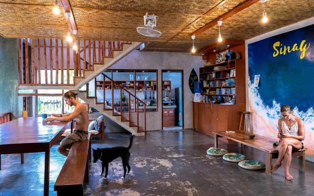 Sinag Hostel - Adults Only