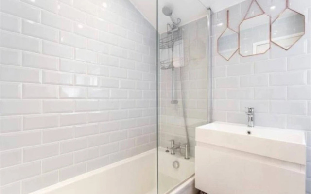 Lovely 1 Bedroom Home in SW London