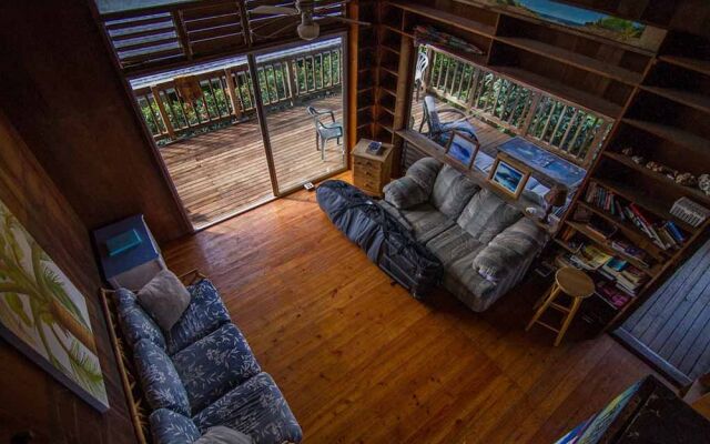 Backpackers Vacation Inn and Plantation Village