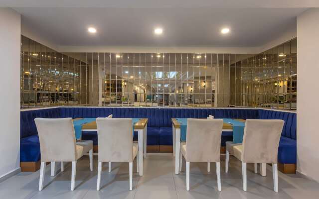 Best Western Plus Khan Hotel