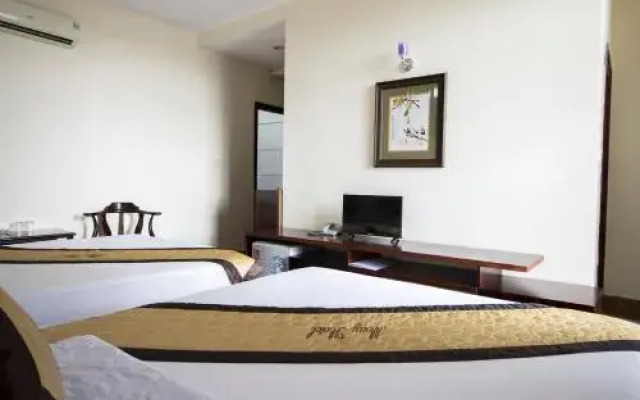 May Hotel