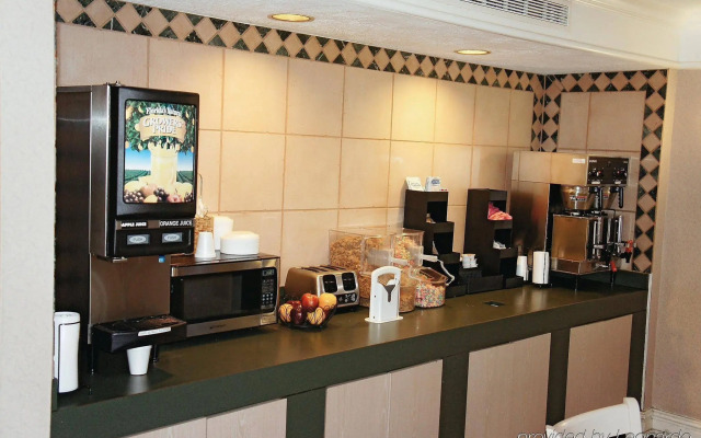 Quality Inn & Suites North Charleston - Ashley Phosphate