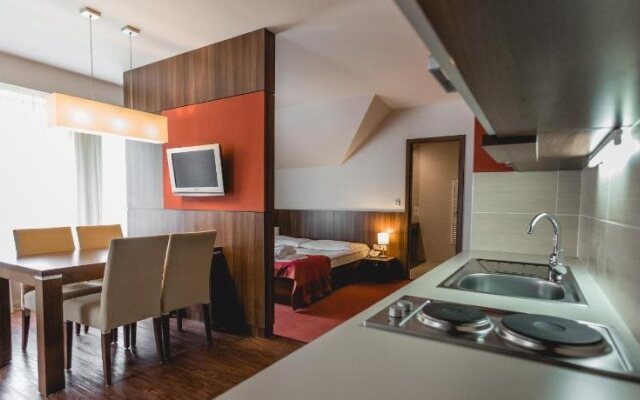 Royal Club Hotel