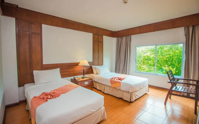 At Ayutthaya Hotel
