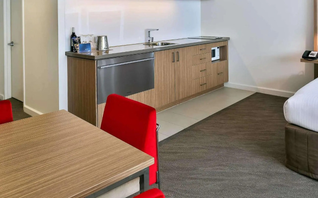 Novotel Sydney West HQ Hotel