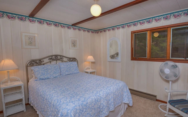 Our Golden Retreat 5 Bedroom House