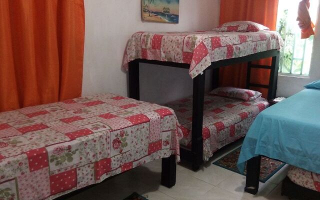 Room in Guest Room - Green Sea Inn San Luis Harmony Hall Hill