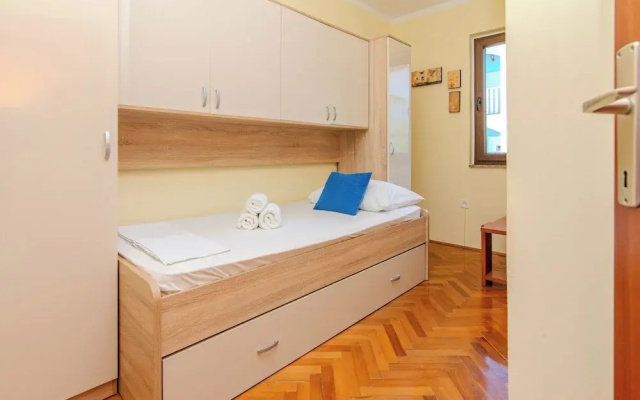 Holiday home Suric
