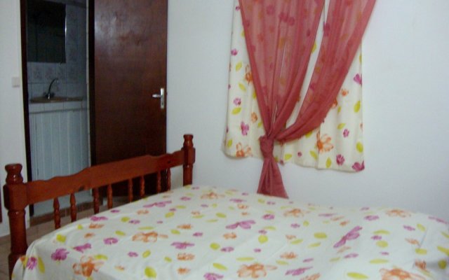 Apartment With 2 Bedrooms In Port Louis With Enclosed Garden And Wifi 3 Km From The Beach
