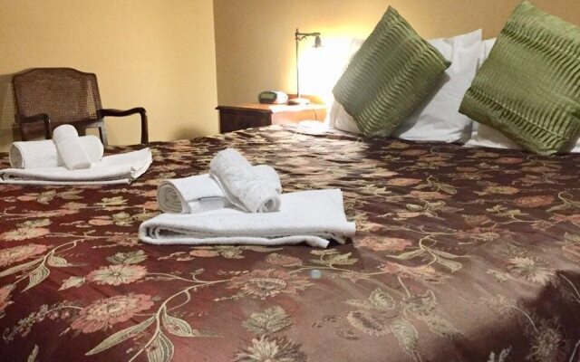 Albatross Inn Bed & Breakfast